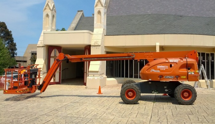 Elevated Work Platform - Nufinish Painting Bairnsdale - cherry picker